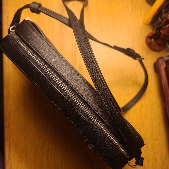 *SOLD* Michael Kors Jet Set Large Saffiano Leather Crossbody Bag Jet Black Set - Picture 4 of 12